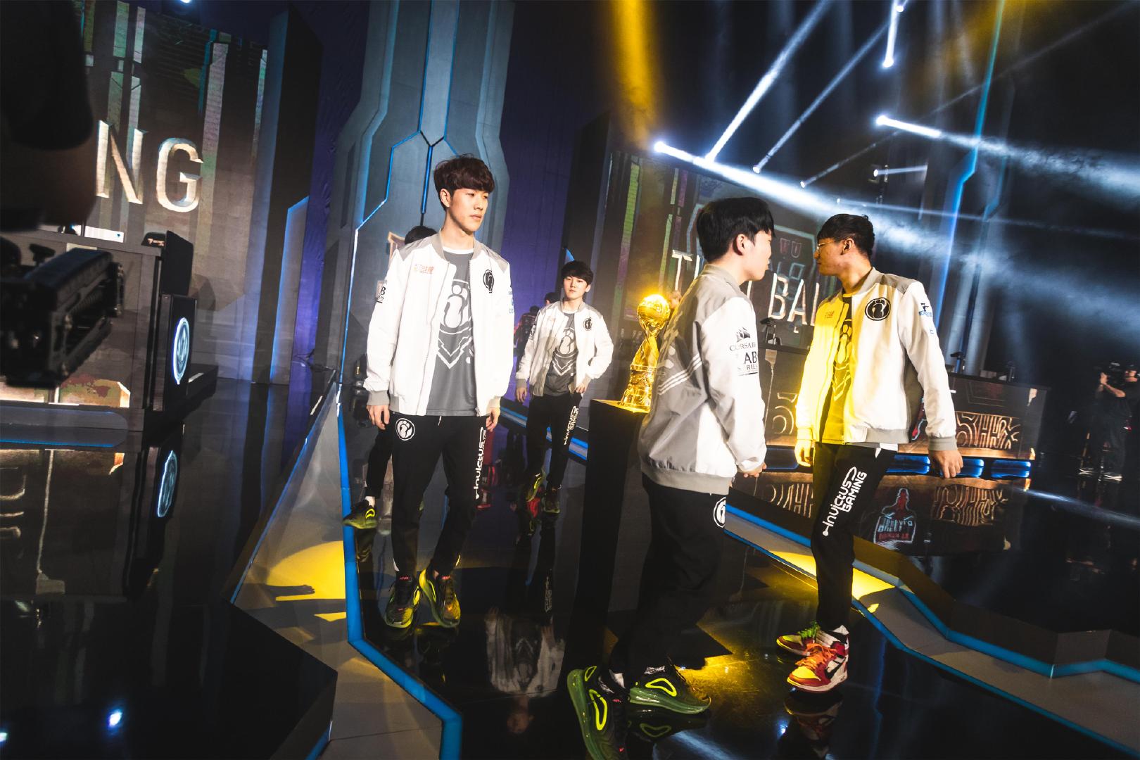 【战报】MSI季中冠军杯淘汰赛Day1，Cryin发条立奇功助RNG取胜